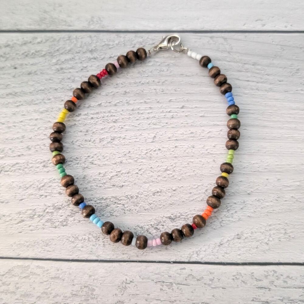 Brown Beaded Bracelet with Colorful Accents 8"